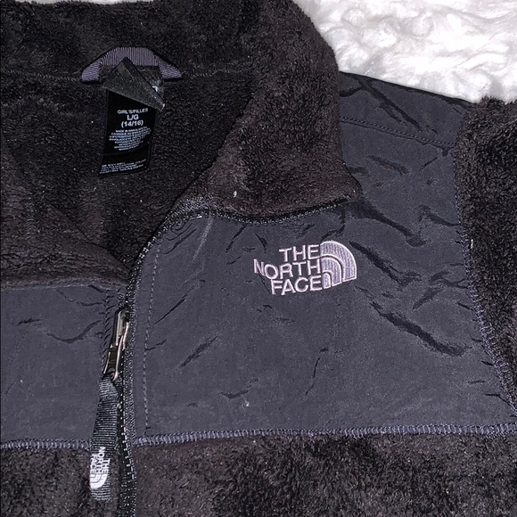 Black Soft North Face Jacket - Picture 2 of 2